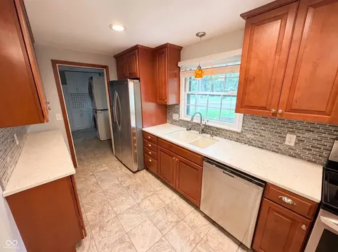 1537 W 74th Place Indianapolis IN 46260