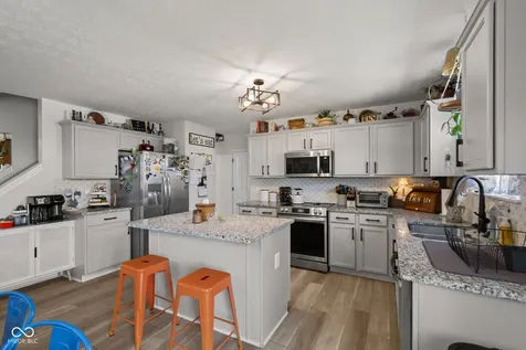 2289 S Moeller Circle New Palestine IN 46163