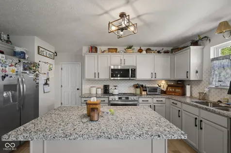 2289 S Moeller Circle New Palestine IN 46163