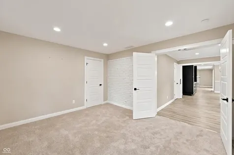 41 E Westfield Boulevard Indianapolis IN 46220