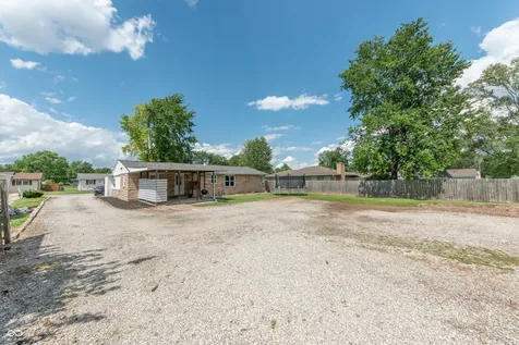 649 Collier Street Columbus IN 47201