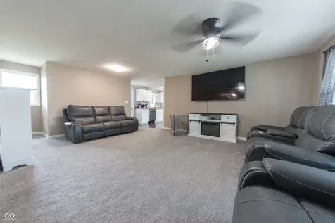 649 Collier Street Columbus IN 47201