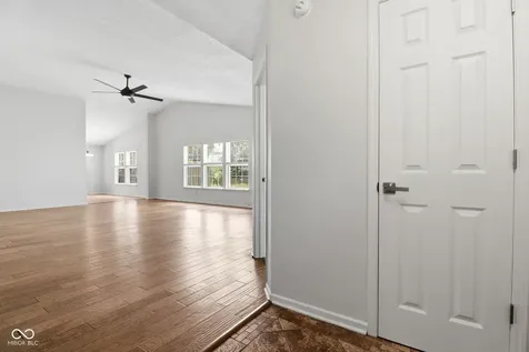 8649 Liberty Mills Drive Indianapolis IN 46113