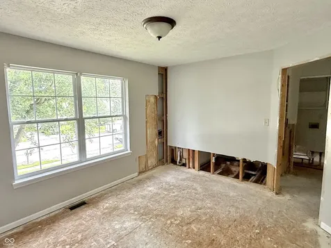 1025 Killian Mooresville IN 46158
