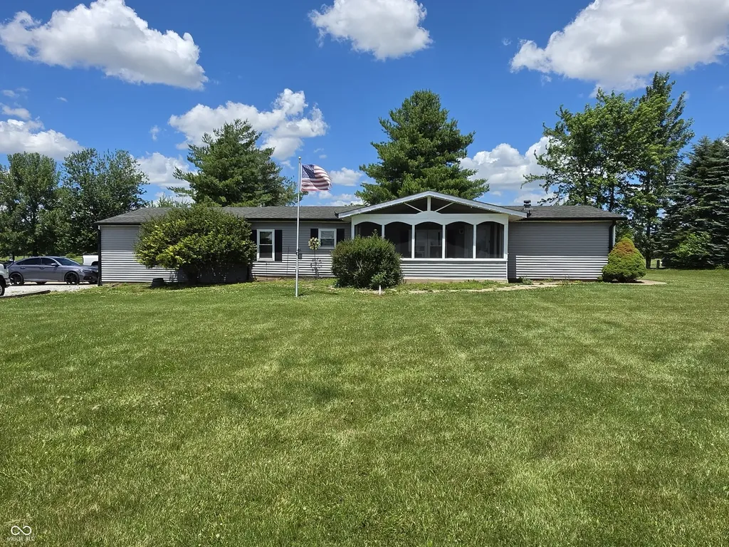 1408 E 600 N Whiteland IN 46184