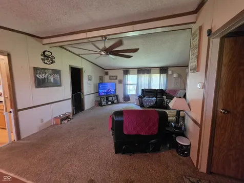 1408 E 600 N Whiteland IN 46184