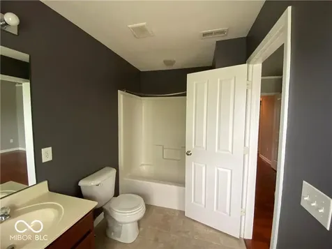 9429 Glencroft Way Indianapolis IN 46250