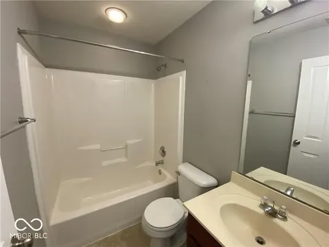 9429 Glencroft Way Indianapolis IN 46250