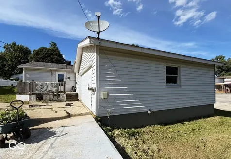 809 Tuttle Avenue Crawfordsville IN 47933