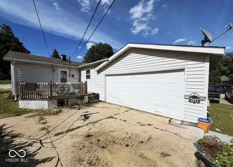 809 Tuttle Avenue Crawfordsville IN 47933