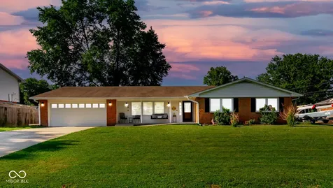 5205 Yellowwood Drive Columbus IN 47203