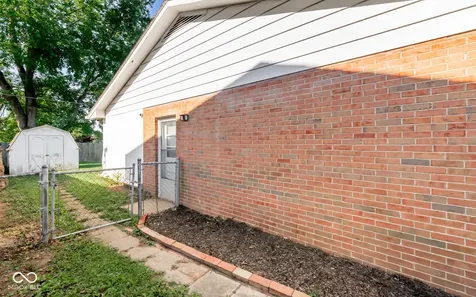 5205 Yellowwood Drive Columbus IN 47203