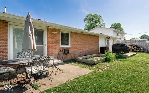 5205 Yellowwood Drive Columbus IN 47203