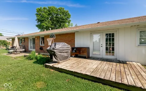 5205 Yellowwood Drive Columbus IN 47203