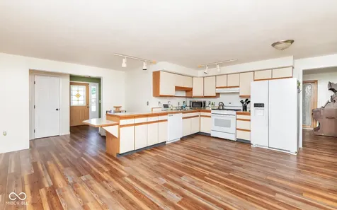 5205 Yellowwood Drive Columbus IN 47203