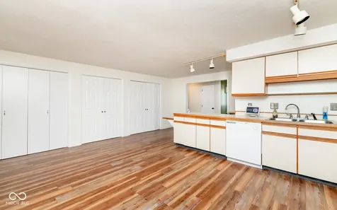 5205 Yellowwood Drive Columbus IN 47203