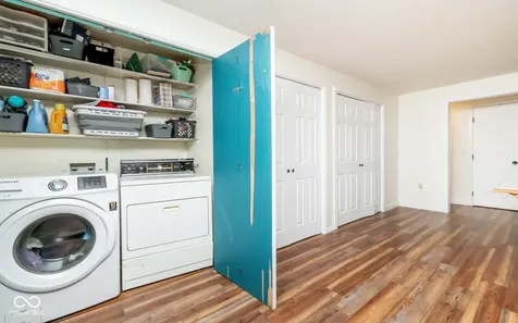 5205 Yellowwood Drive Columbus IN 47203