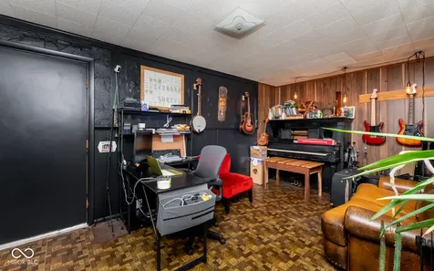 5205 Yellowwood Drive Columbus IN 47203