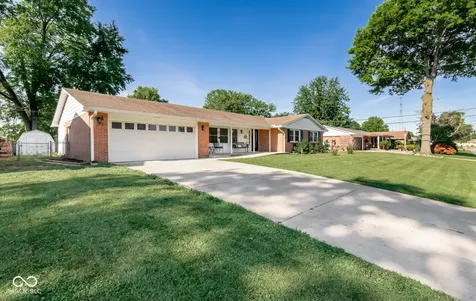 5205 Yellowwood Drive Columbus IN 47203