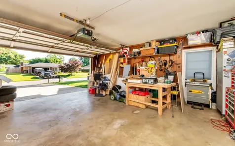 5205 Yellowwood Drive Columbus IN 47203