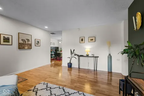 5202 Flintstone Drive Indianapolis IN 46237