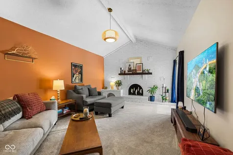 5202 Flintstone Drive Indianapolis IN 46237
