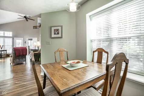 7404 Harbour Isle Indianapolis IN 46240