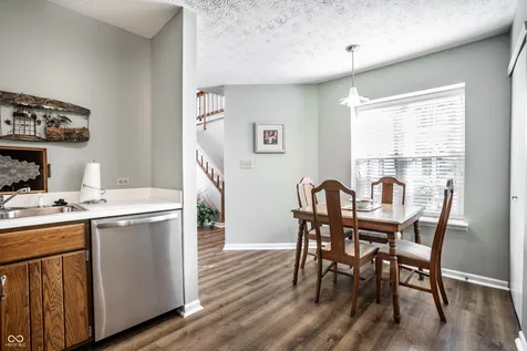 7404 Harbour Isle Indianapolis IN 46240