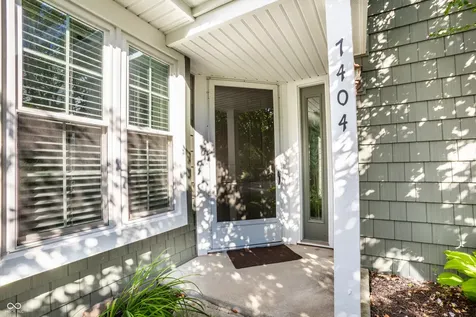 7404 Harbour Isle Indianapolis IN 46240