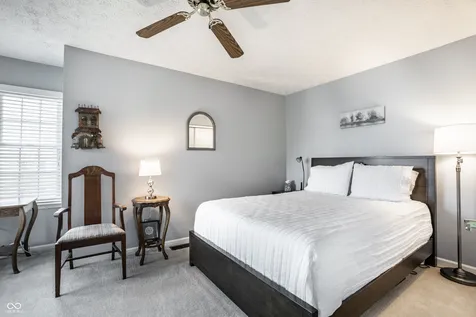 7404 Harbour Isle Indianapolis IN 46240