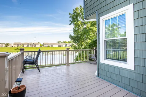 7404 Harbour Isle Indianapolis IN 46240