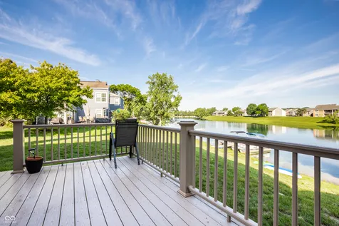 7404 Harbour Isle Indianapolis IN 46240
