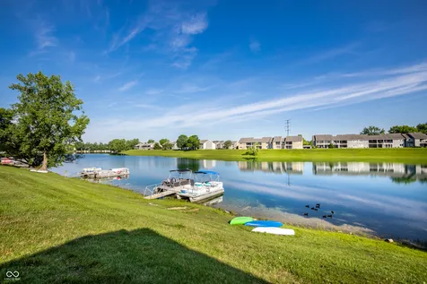 7404 Harbour Isle Indianapolis IN 46240