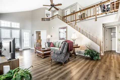 7404 Harbour Isle Indianapolis IN 46240