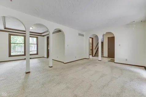 6843 Glacier Drive Indianapolis IN 46217