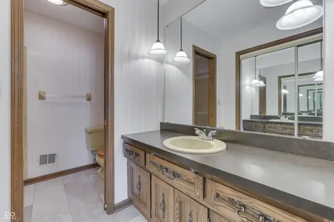 6843 Glacier Drive Indianapolis IN 46217