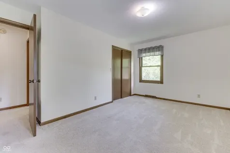 6843 Glacier Drive Indianapolis IN 46217