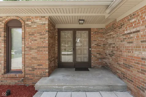 6843 Glacier Drive Indianapolis IN 46217