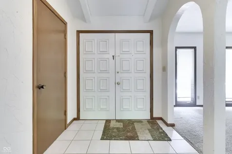 6843 Glacier Drive Indianapolis IN 46217