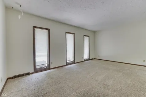 6843 Glacier Drive Indianapolis IN 46217