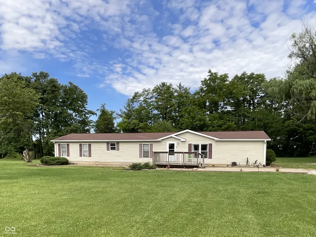67 S Sunnyside Lane Spencer IN 47460