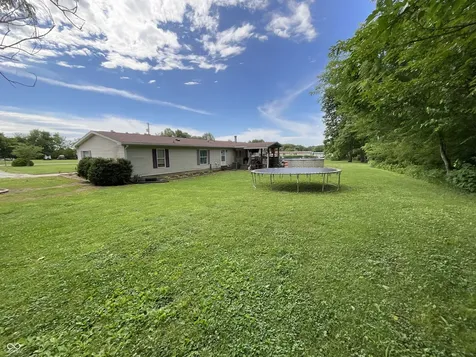 67 S Sunnyside Lane Spencer IN 47460