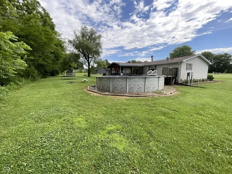 67 S Sunnyside Lane Spencer IN 47460