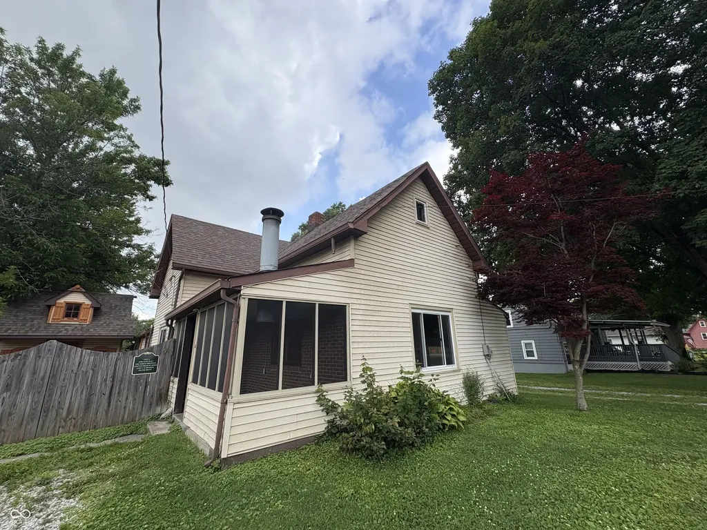 8724 Shelby Street Indianapolis IN 46227