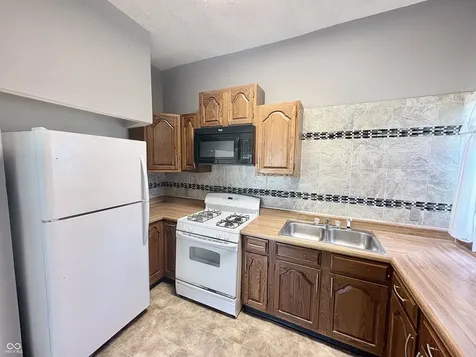 8724 Shelby Street Indianapolis IN 46227
