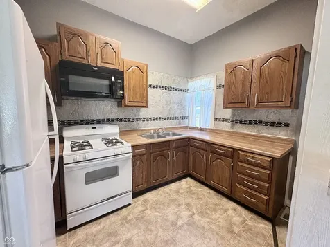 8724 Shelby Street Indianapolis IN 46227