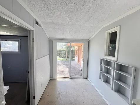 8724 Shelby Street Indianapolis IN 46227