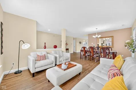 1811 Sonesta Lane Indianapolis IN 46217