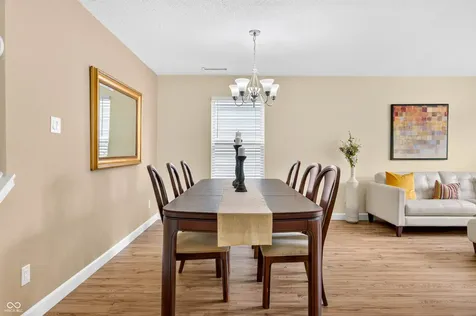 1811 Sonesta Lane Indianapolis IN 46217