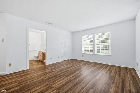 5624 N Jamestown Mccordsville IN 46055